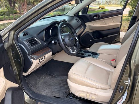 Used 2018 Subaru Outback 2.5i Limited AWD/4WD image 10