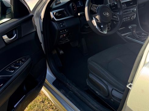 Used 2020 Kia Optima LX image 6