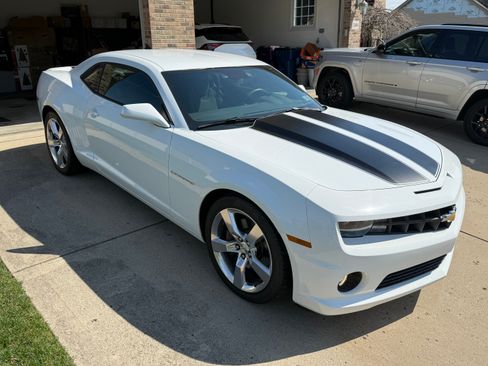 Used 2010 Chevrolet Camaro SS w/ RS Package image 4