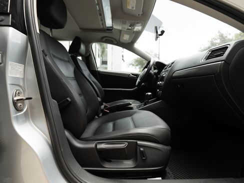 Used 2013 Volkswagen Jetta TDI image 11
