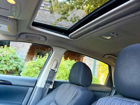 Used 2016 Nissan Sentra SV w/ Style Package image 26