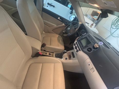 Used 2017 Volkswagen Tiguan S AWD/4WD image 10