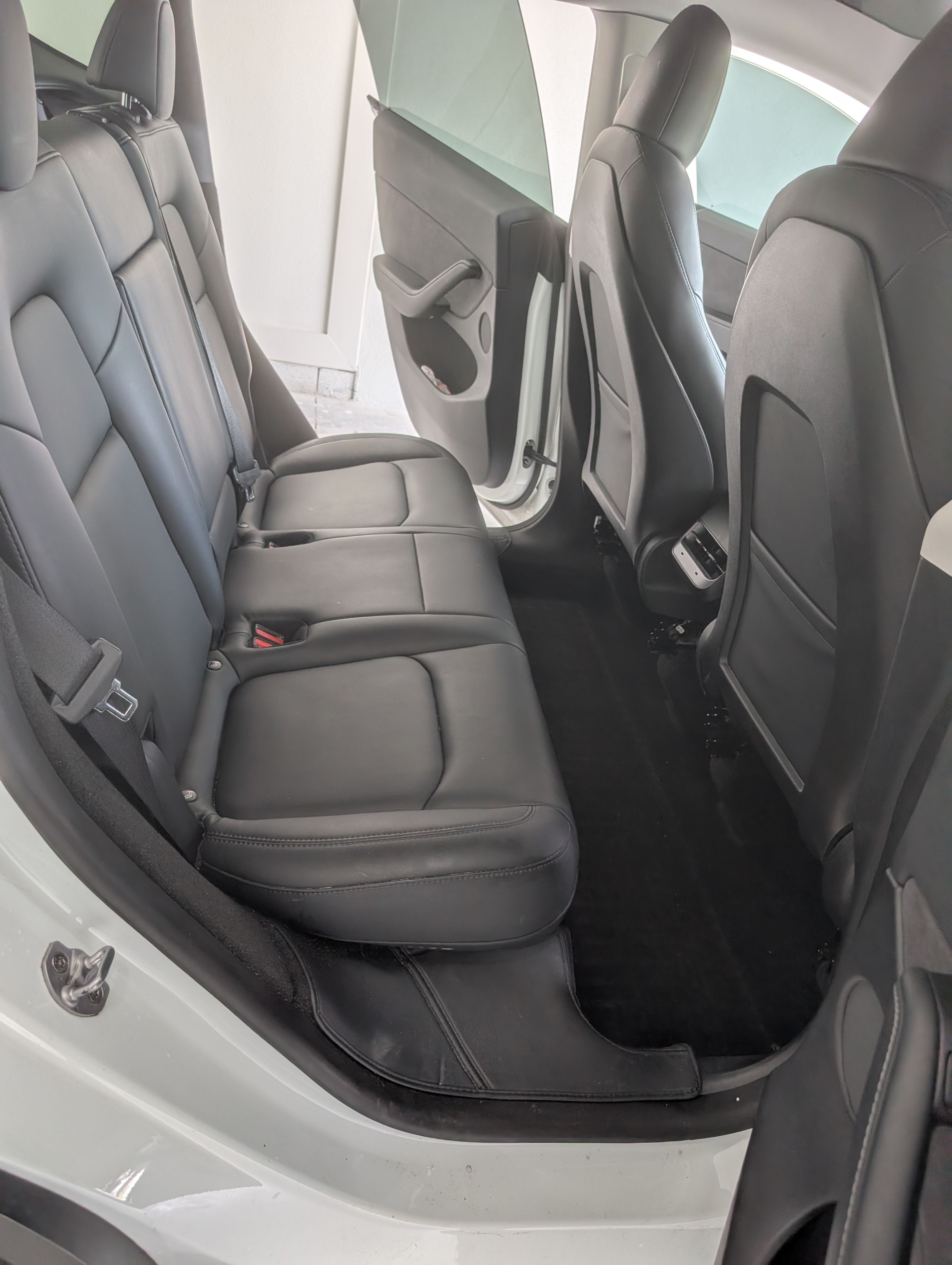 Used 2022 Tesla Model Y Long Range AWD/4WD image 17