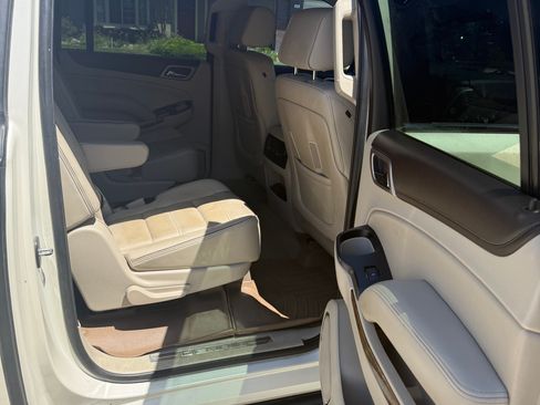 Used 2015 GMC Yukon XL Denali AWD/4WD image 12