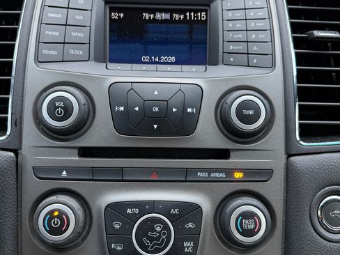 Used 2018 Ford Taurus SEL image 10