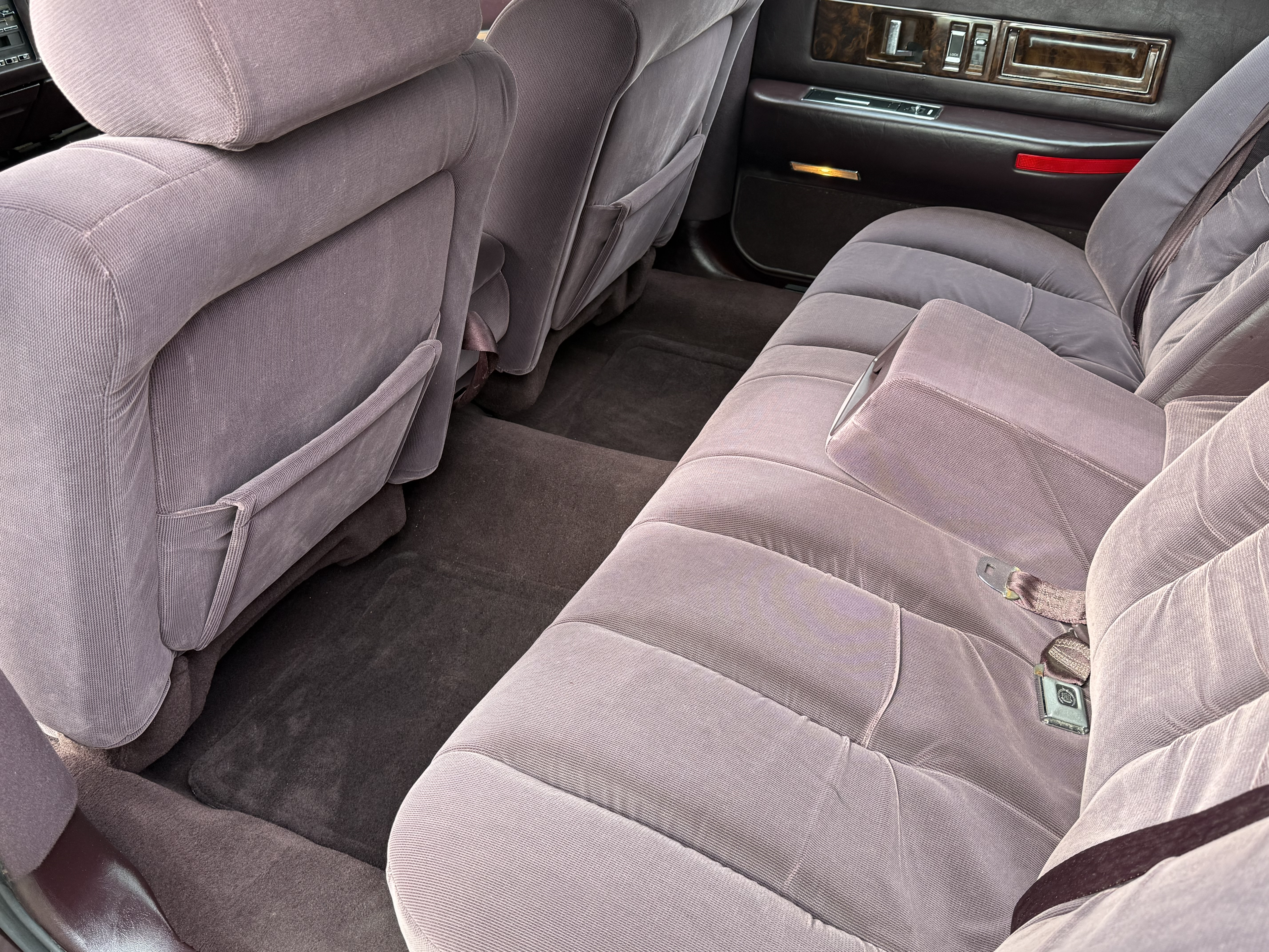Used 1993 Cadillac Fleetwood Sedan RWD image 9