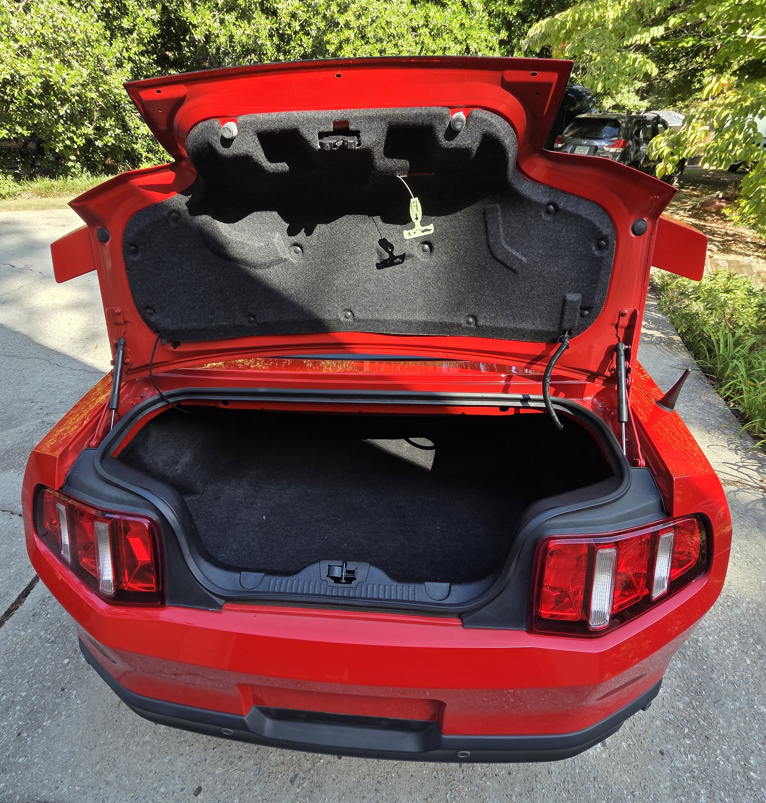 Used 2012 Ford Mustang Premium w/ Electronics Pkg RWD image 17
