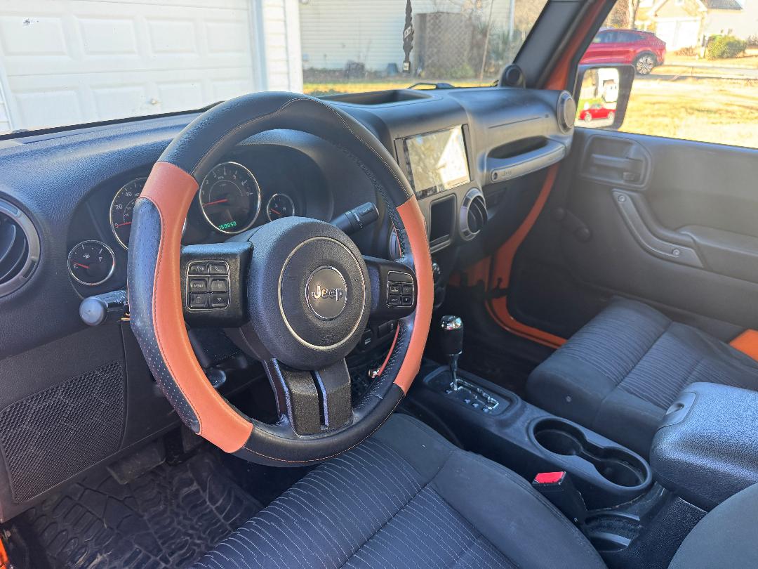 Used 2012 Jeep Wrangler Unlimited Sport w/ Connectivity Group AWD/4WD image 15