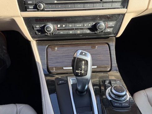 Used 2011 BMW 528i Sedan image 13