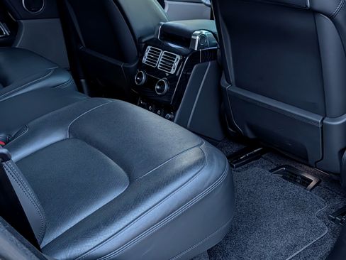 Used 2022 Land Rover Range Rover Autobiography image 20