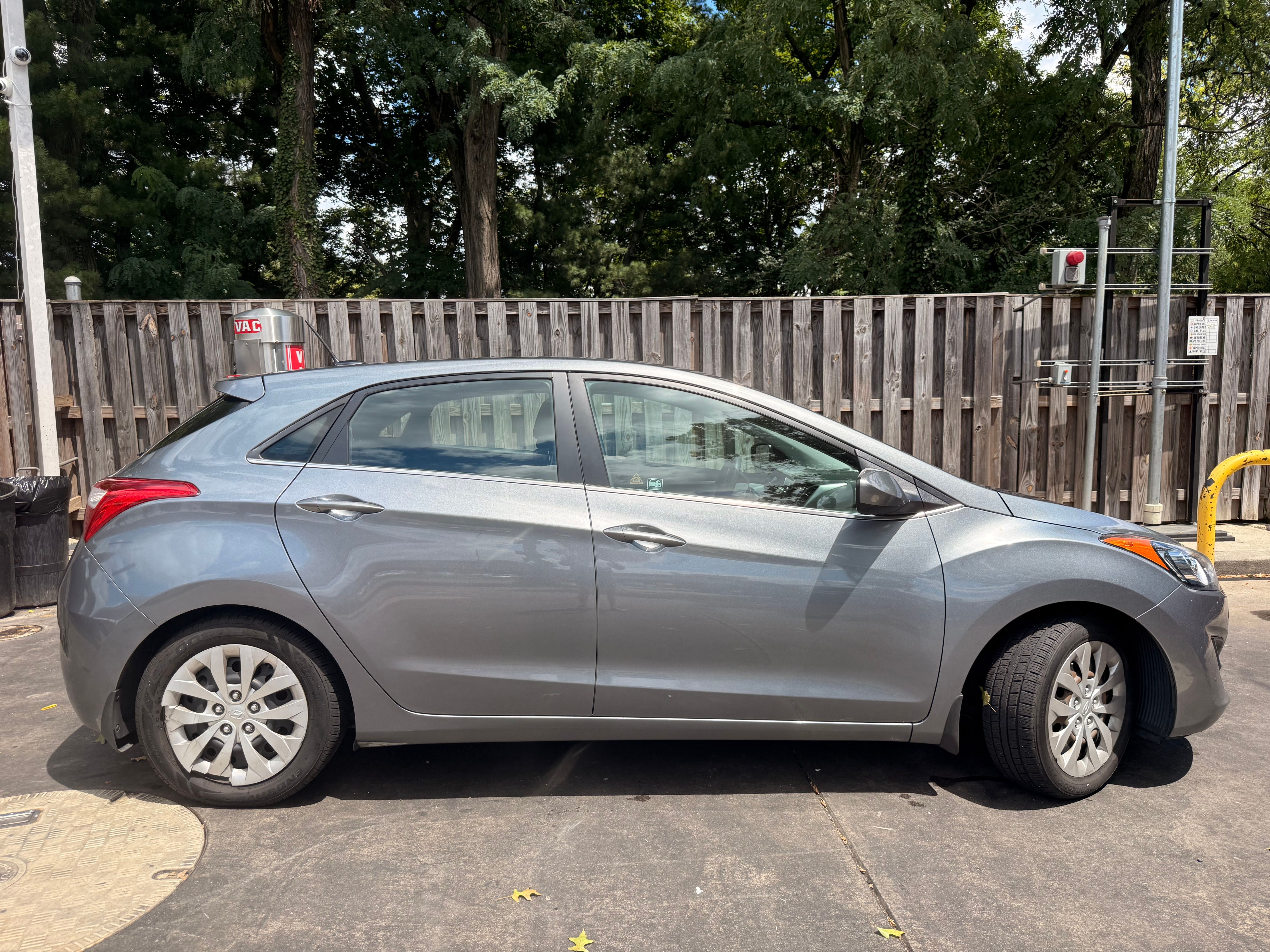 Used 2016 Hyundai Elantra GT FWD image 6