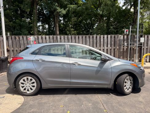 Used 2016 Hyundai Elantra GT FWD image 6
