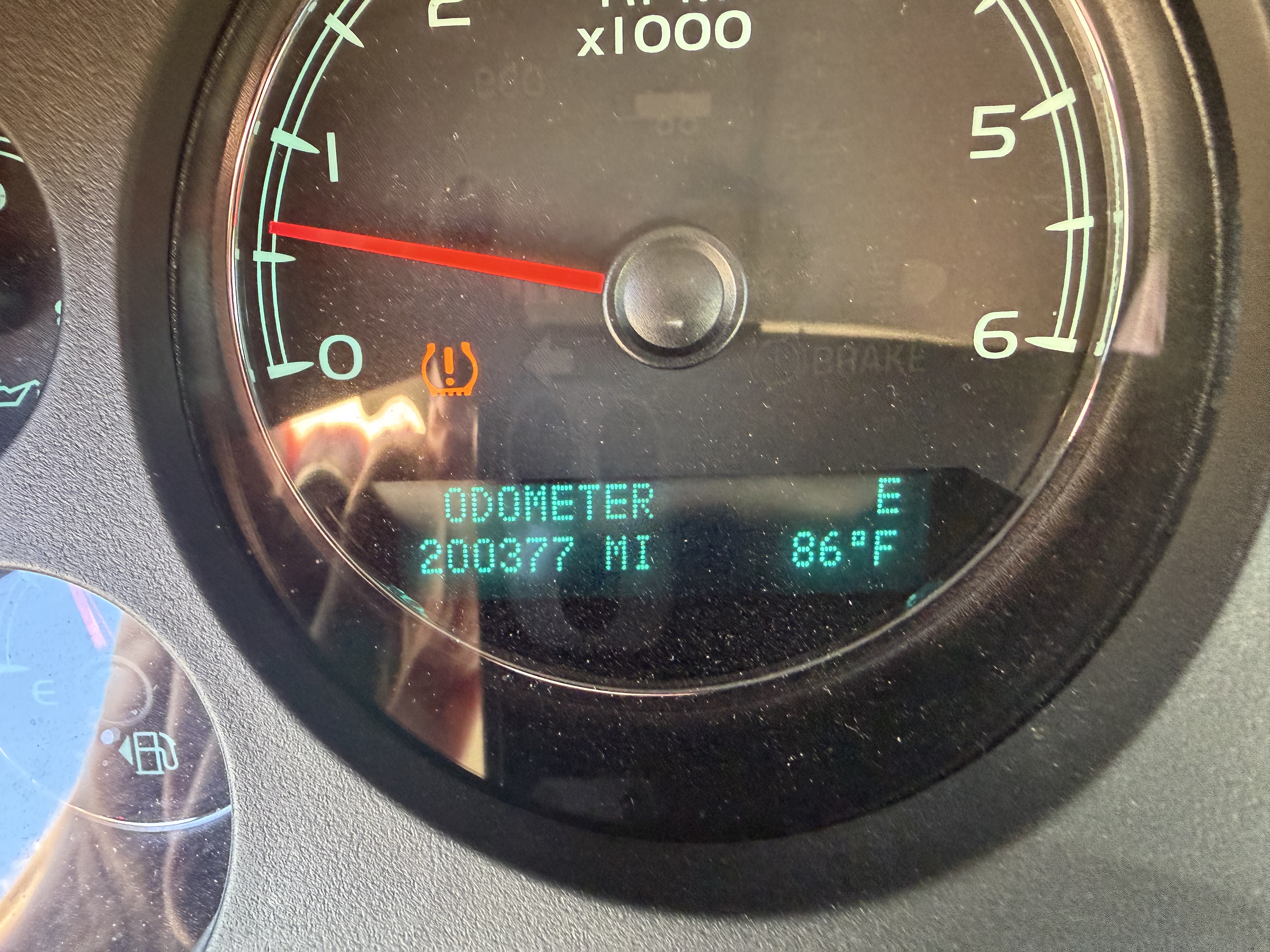Used 2011 GMC Yukon XL Denali RWD image 13