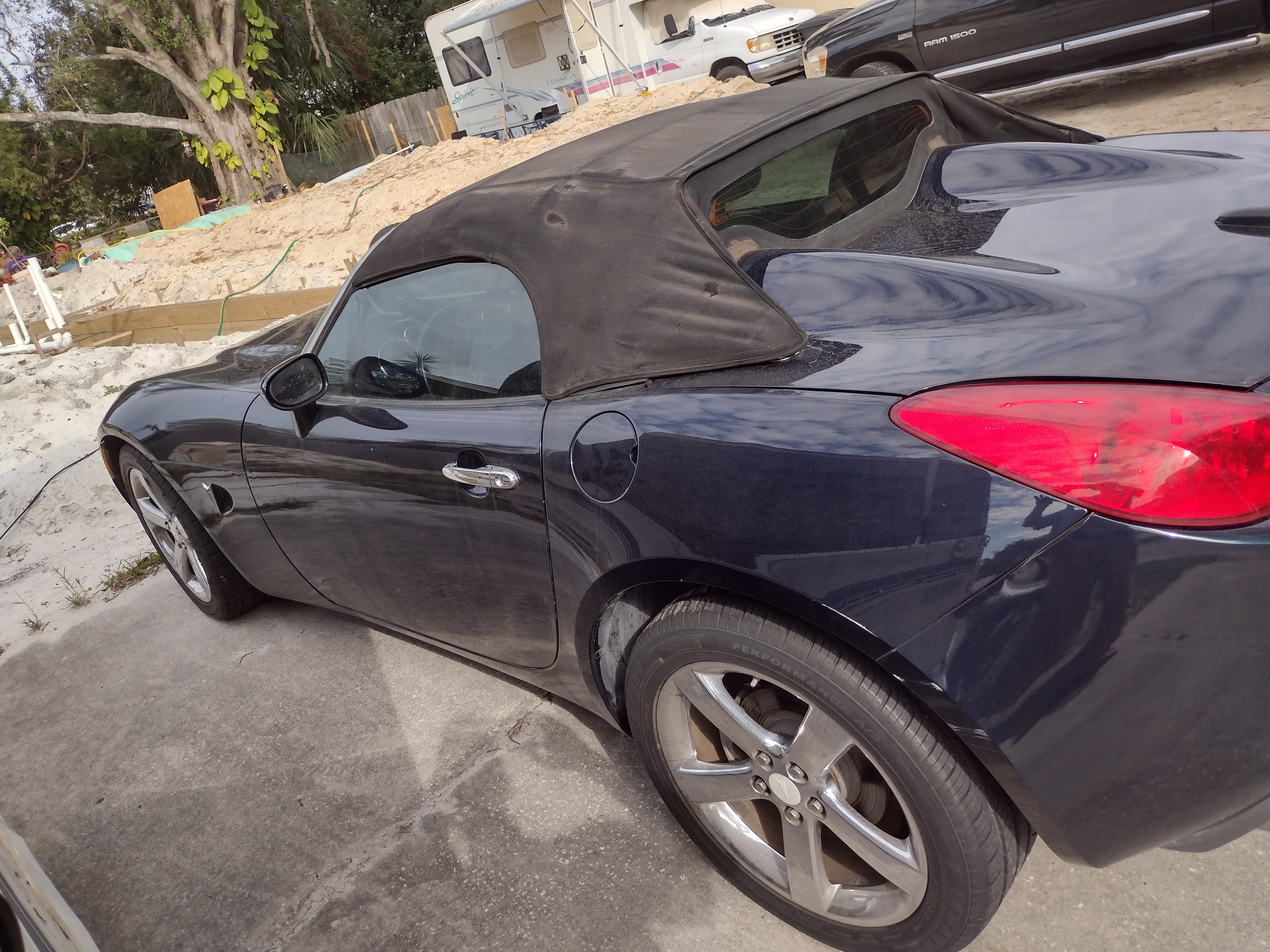 Used 2008 Pontiac Solstice GXP w/ Premium Package RWD image 9