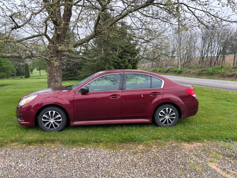 Used 2011 Subaru Legacy 2.5i AWD/4WD image 4