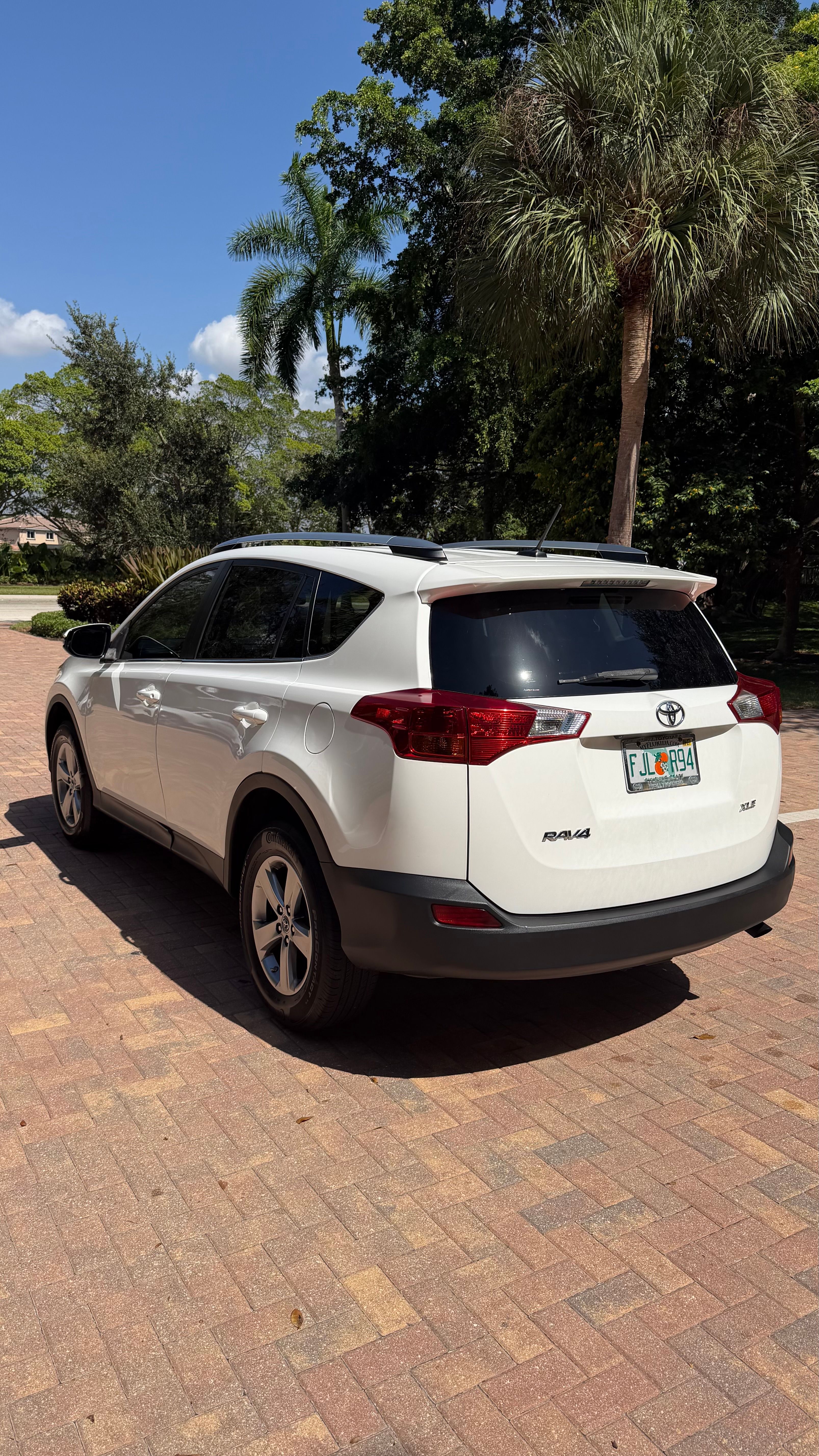 Used 2015 Toyota RAV4 XLE FWD image 9
