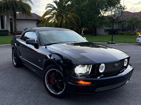 Used 2006 Ford Mustang GT RWD image 1
