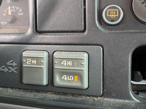 Used 1996 Chevrolet Tahoe 4WD 2-Door image 21