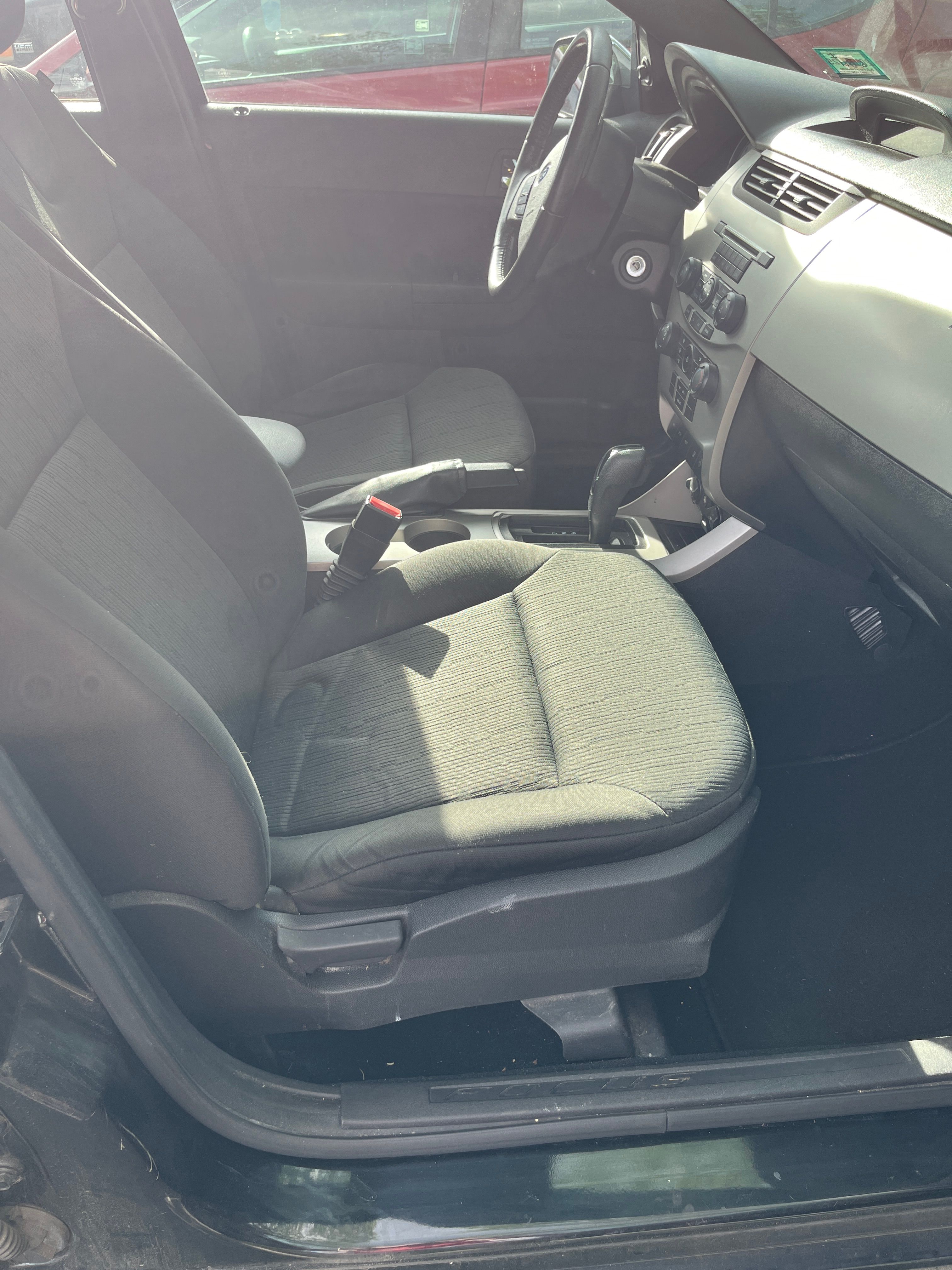 Used 2008 Ford Focus SE FWD image 11