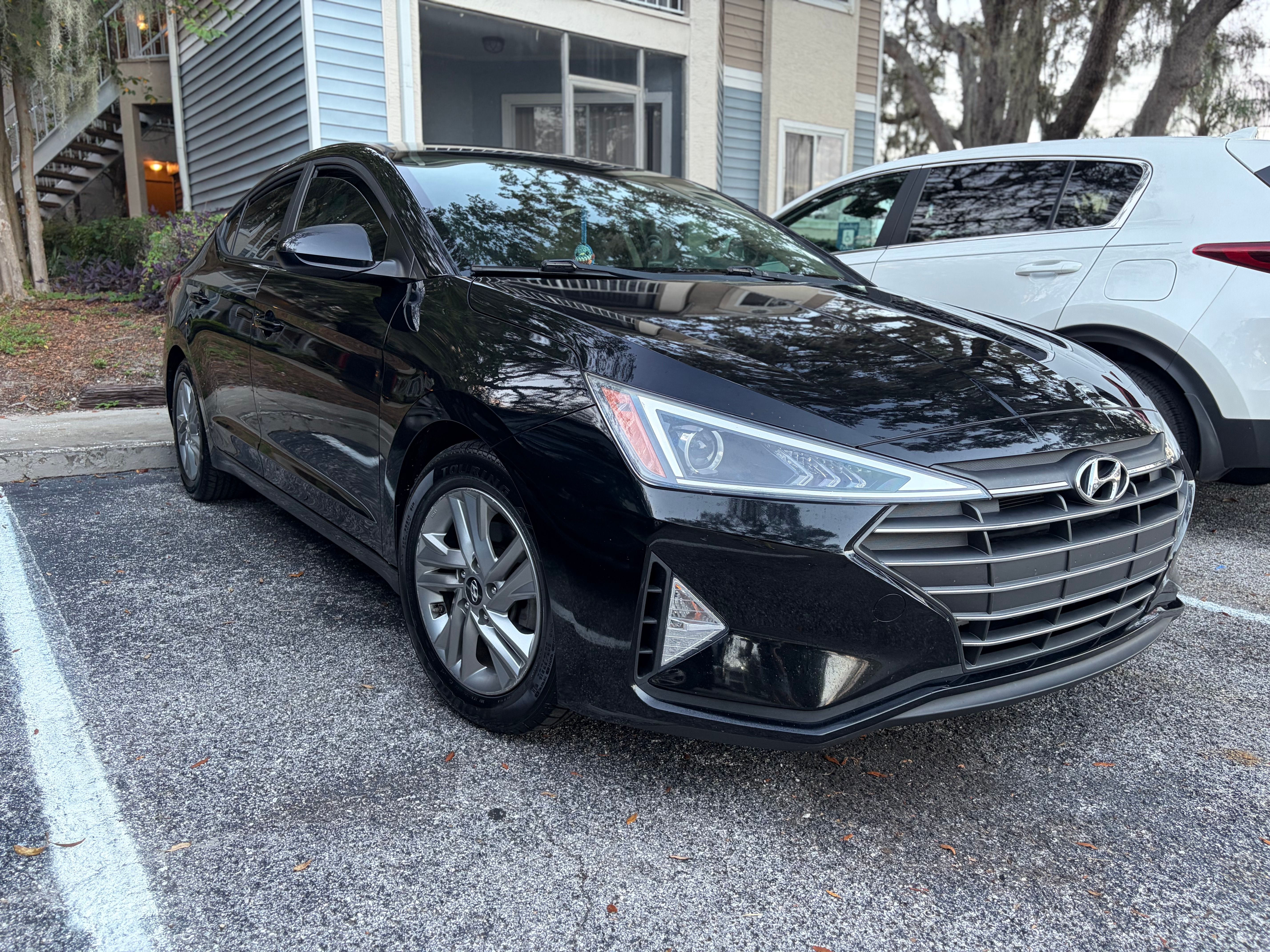 Used 2020 Hyundai Elantra SEL w/ Cargo Package (C1) FWD image 2