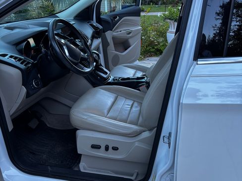 Used 2016 Ford Escape Titanium image 9