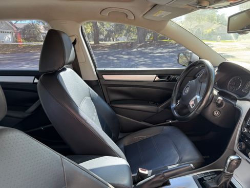 Used 2013 Volkswagen Passat 2.5 SE image 8