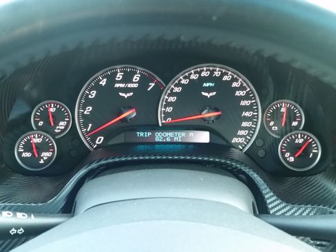 Used 2006 Chevrolet Corvette Coupe w/ Preferred Equipment Group RWD image 29