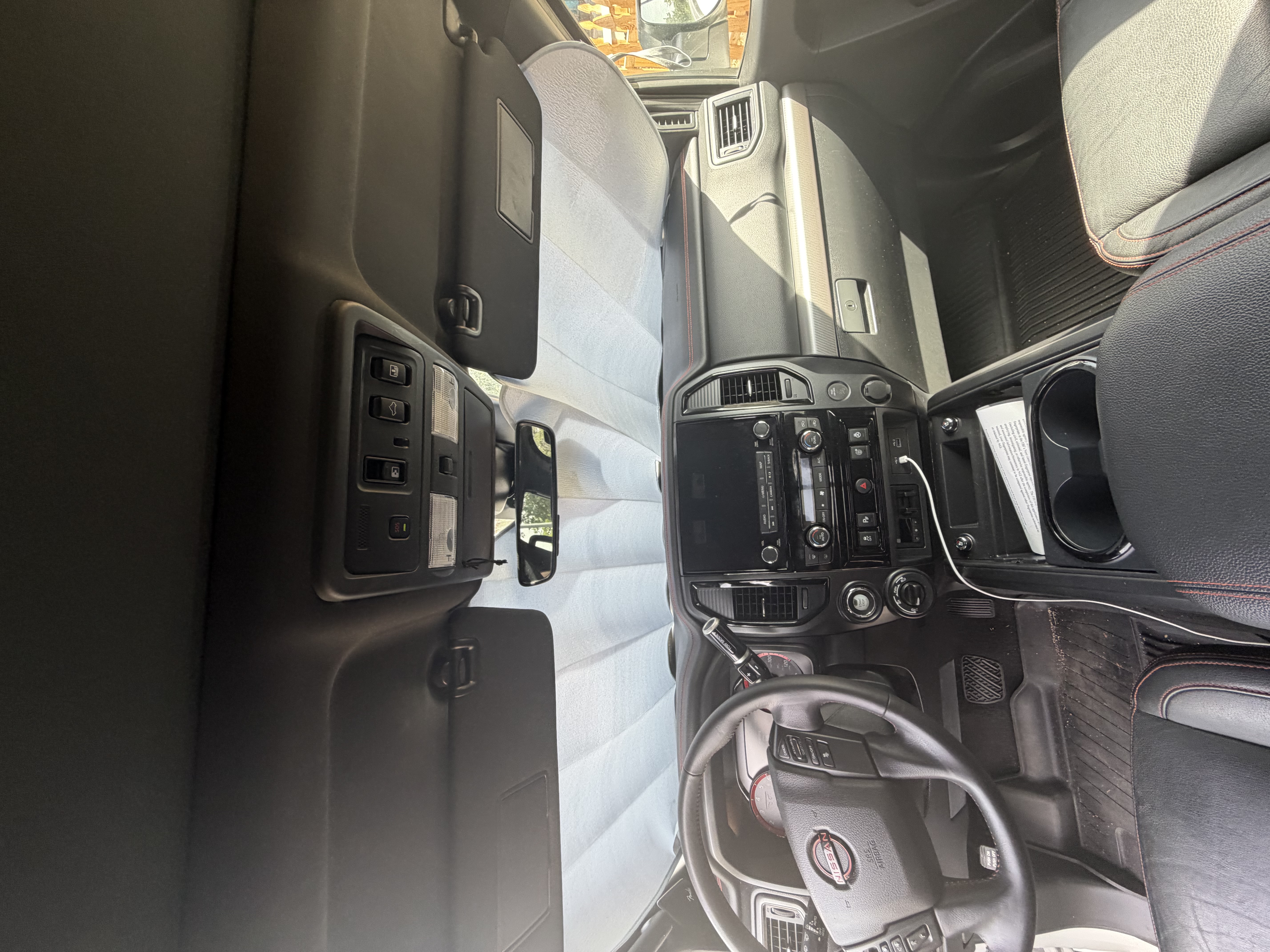 Used 2023 Nissan Titan PRO-4X w/ Pro-4x Convenience Package AWD/4WD image 11