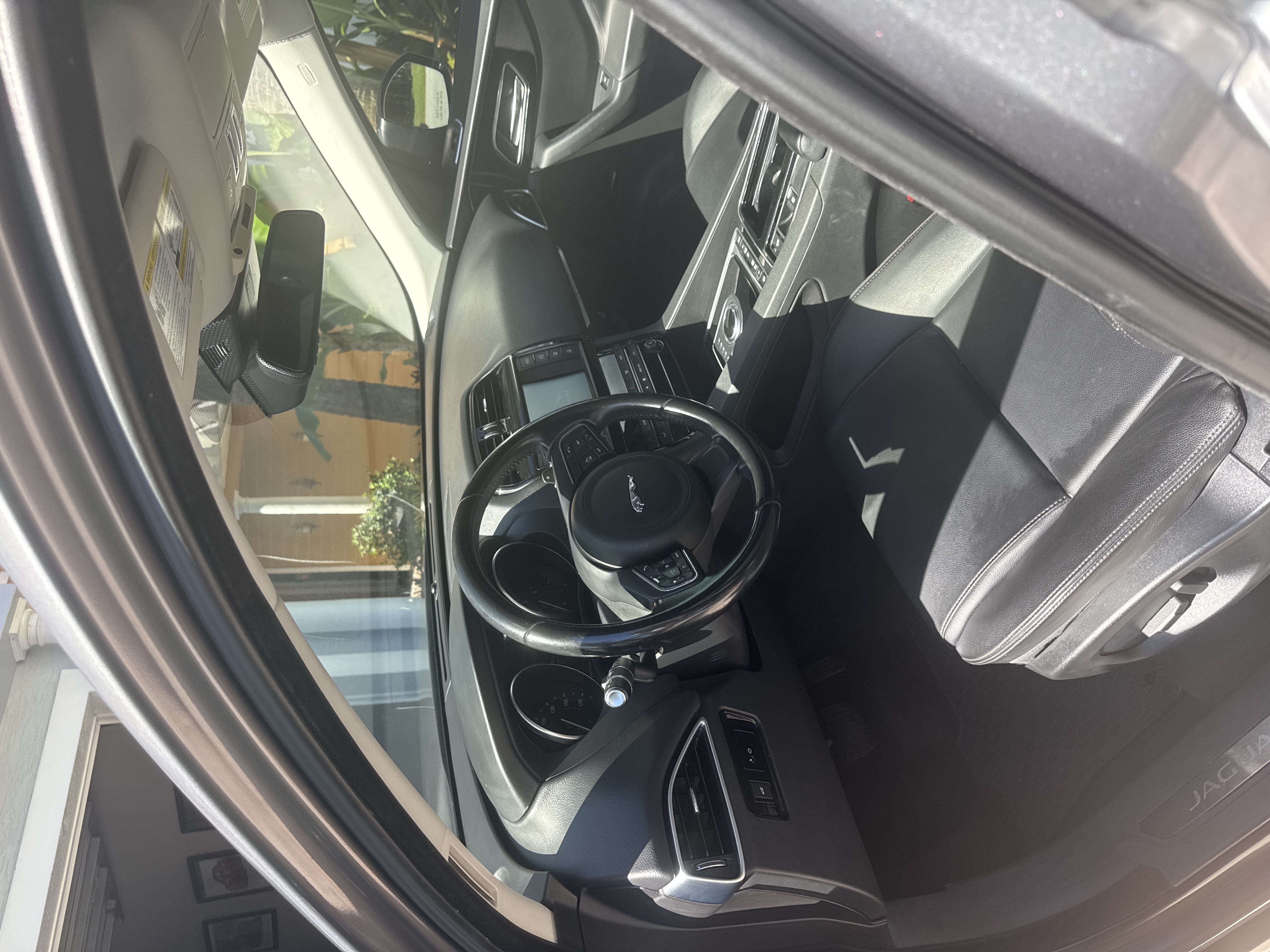 Used 2018 Jaguar F-PACE Premium AWD/4WD image 13