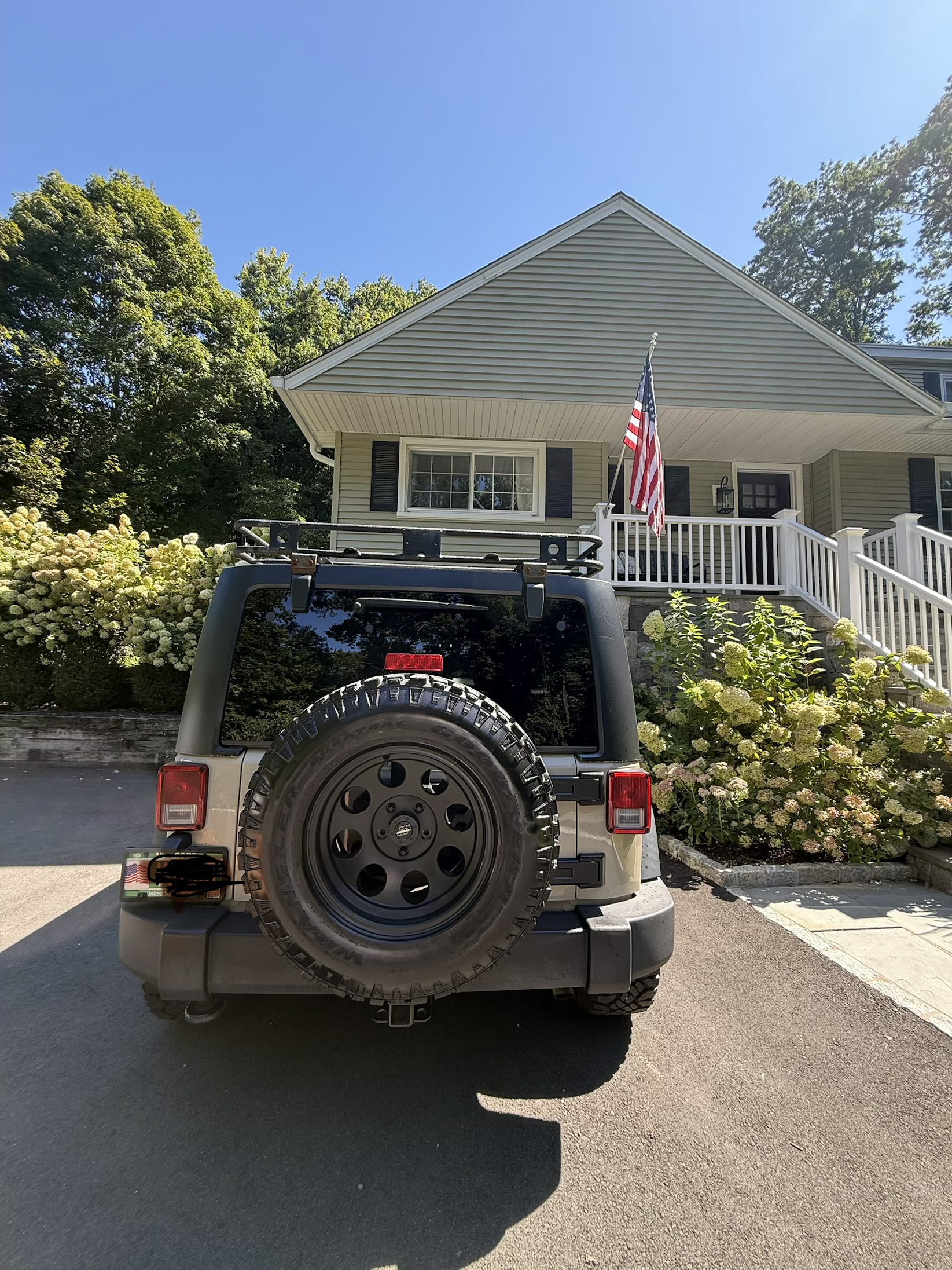 Used 2018 Jeep Wrangler Unlimited Sport w/ Connectivity Group AWD/4WD image 2