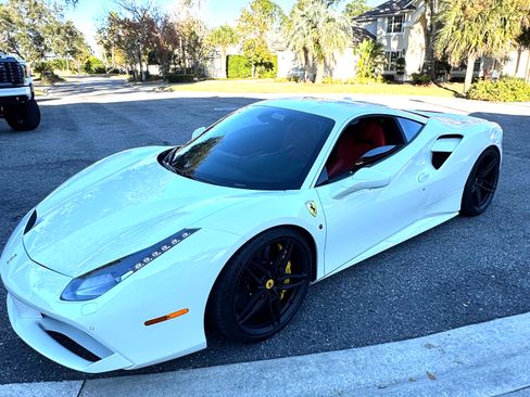 Used 2018 Ferrari 488 GTB image 5