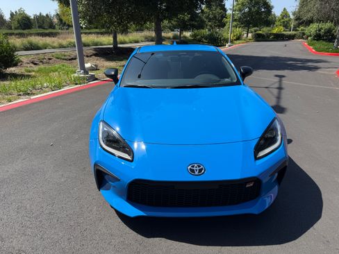Used 2024 Toyota GR86 Premium RWD image 12