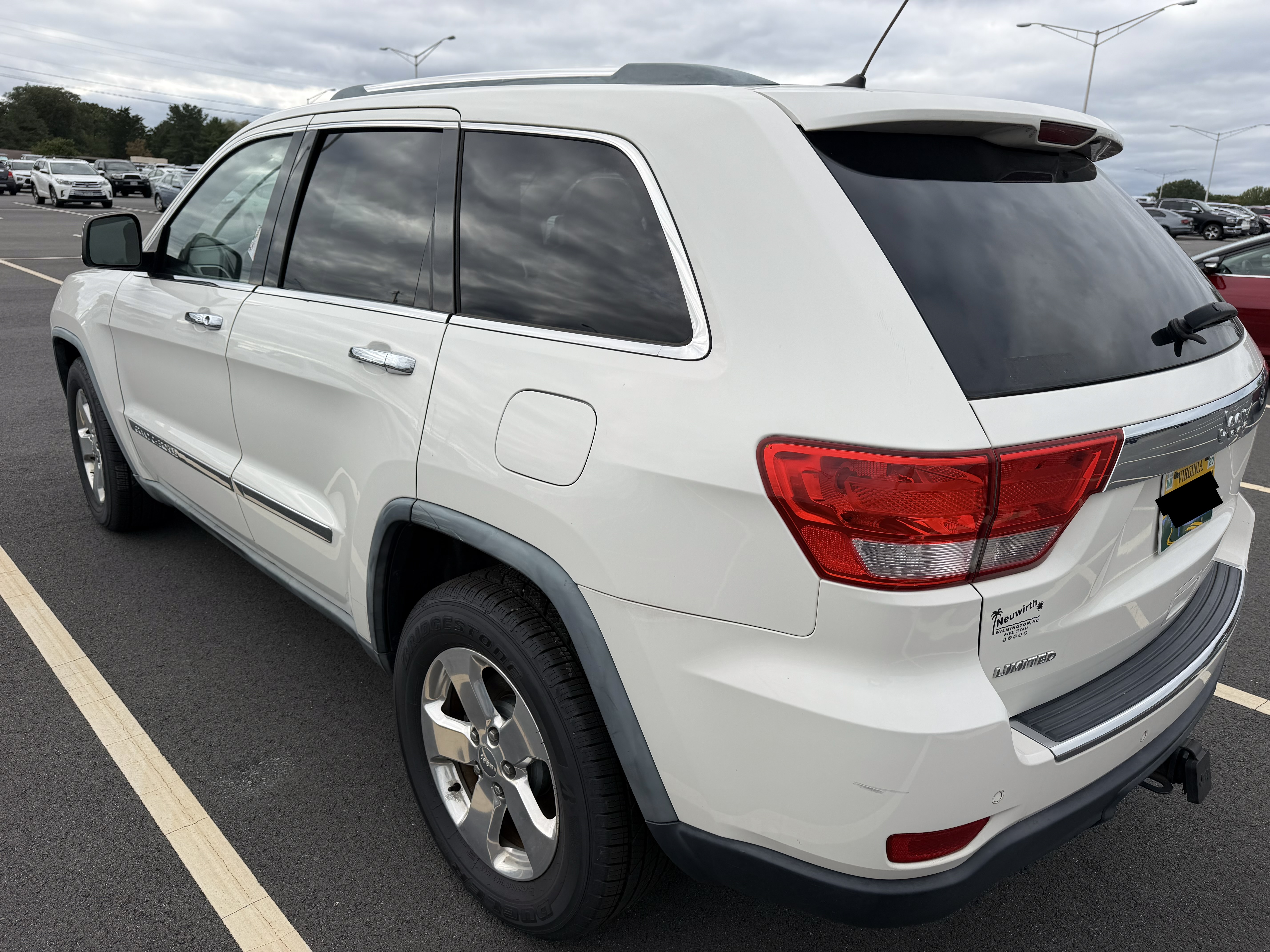 Used 2011 Jeep Grand Cherokee Limited w/ Trailer Tow Group RWD image 9