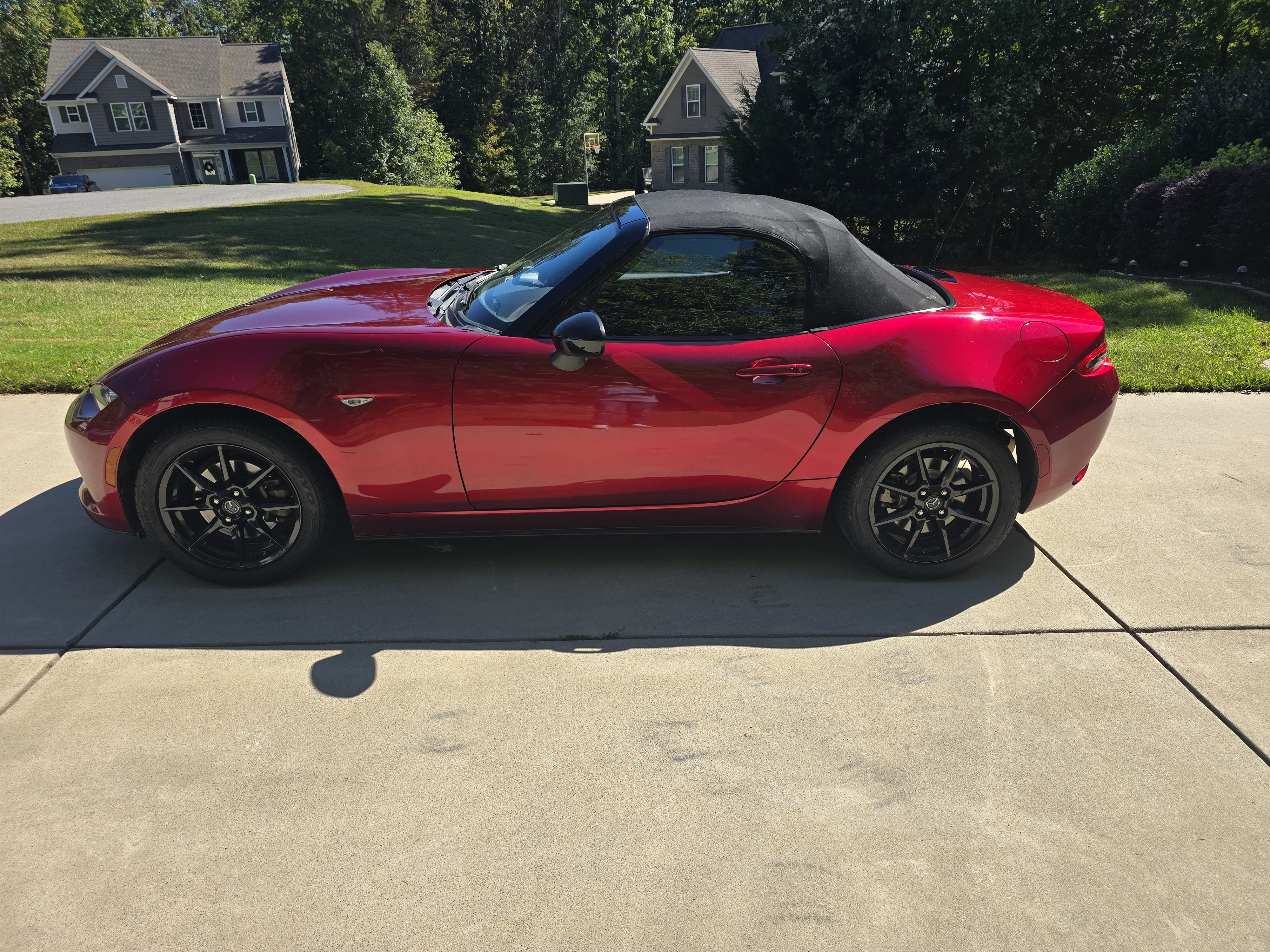Used 2019 MAZDA MX-5 Miata Sport w/ I-ACTIVSENSE Sport Package RWD image 13