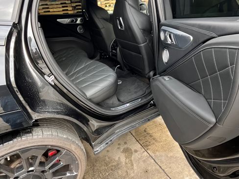 Used 2025 BMW XM Sport Utility 4D image 12