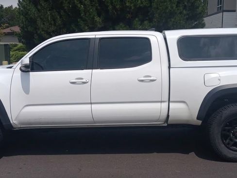 Used 2016 Toyota Tacoma TRD Off-Road w/ Premium & Technology Package AWD/4WD image 1
