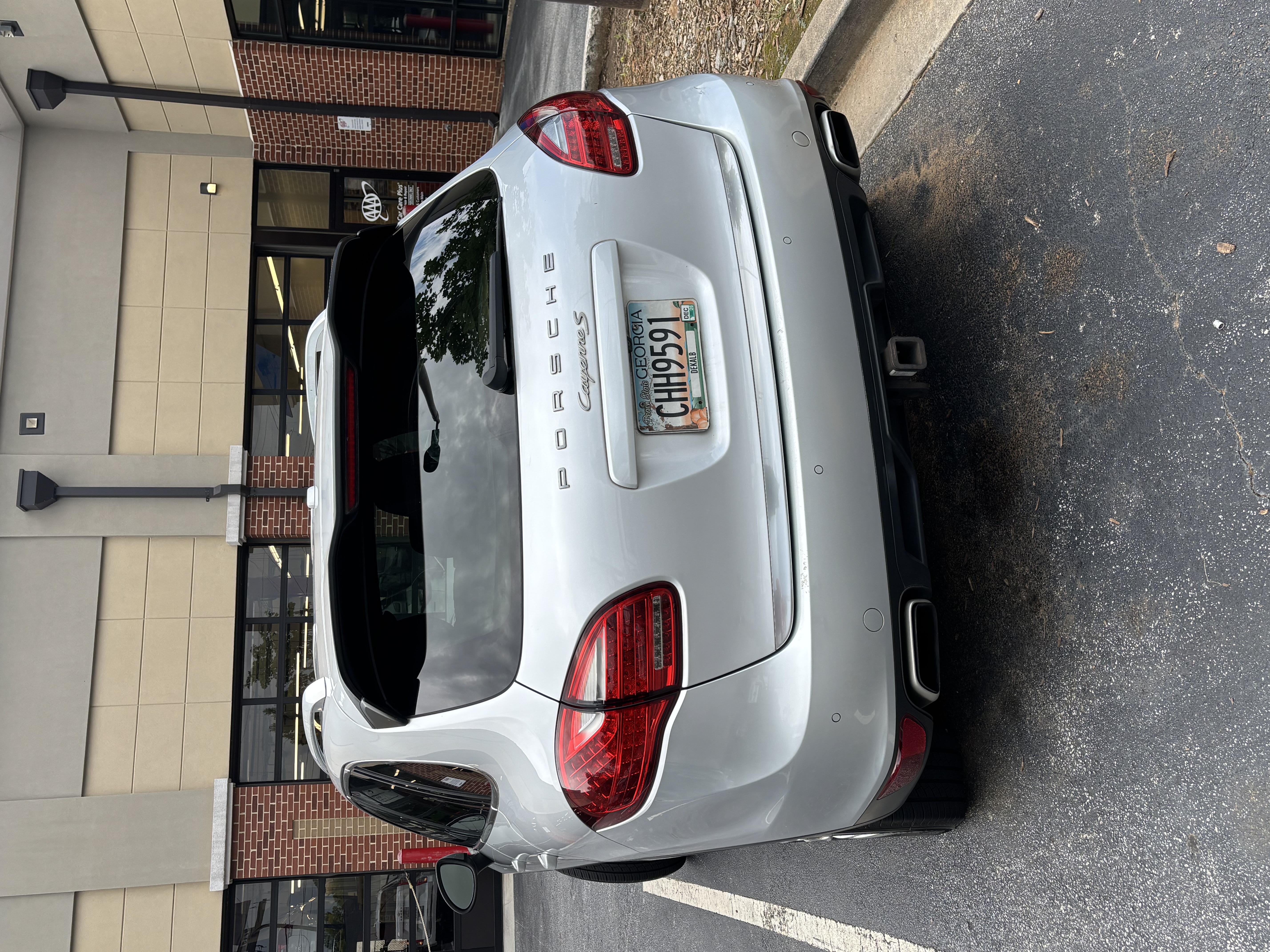 Used 2011 Porsche Cayenne S AWD/4WD image 4