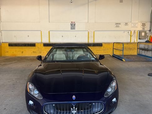 Used 2011 Maserati GranTurismo Convertible image 2