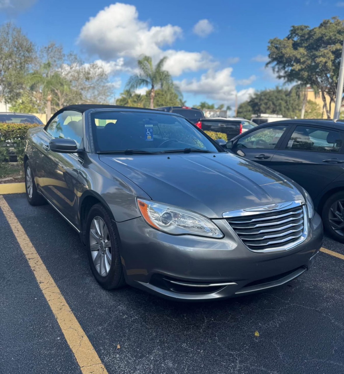 Used 2012 Chrysler 200 Touring FWD image 4
