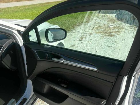 Used 2014 Ford Fusion Titanium image 9