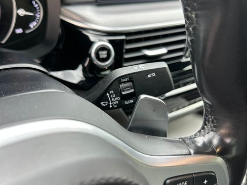 Used 2019 BMW 530e w/ M Sport Package RWD image 27