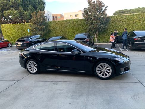 Used 2017 Tesla Model S 75 image 3