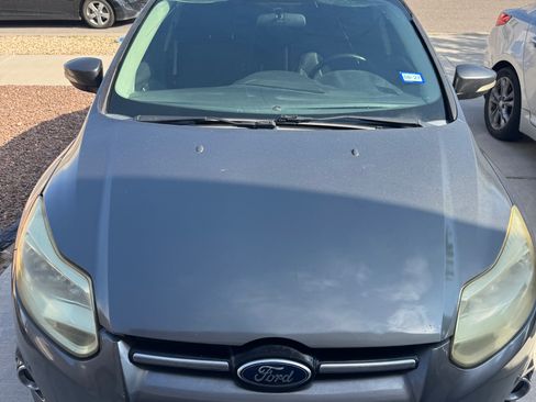 Used 2014 Ford Focus Titanium FWD image 9