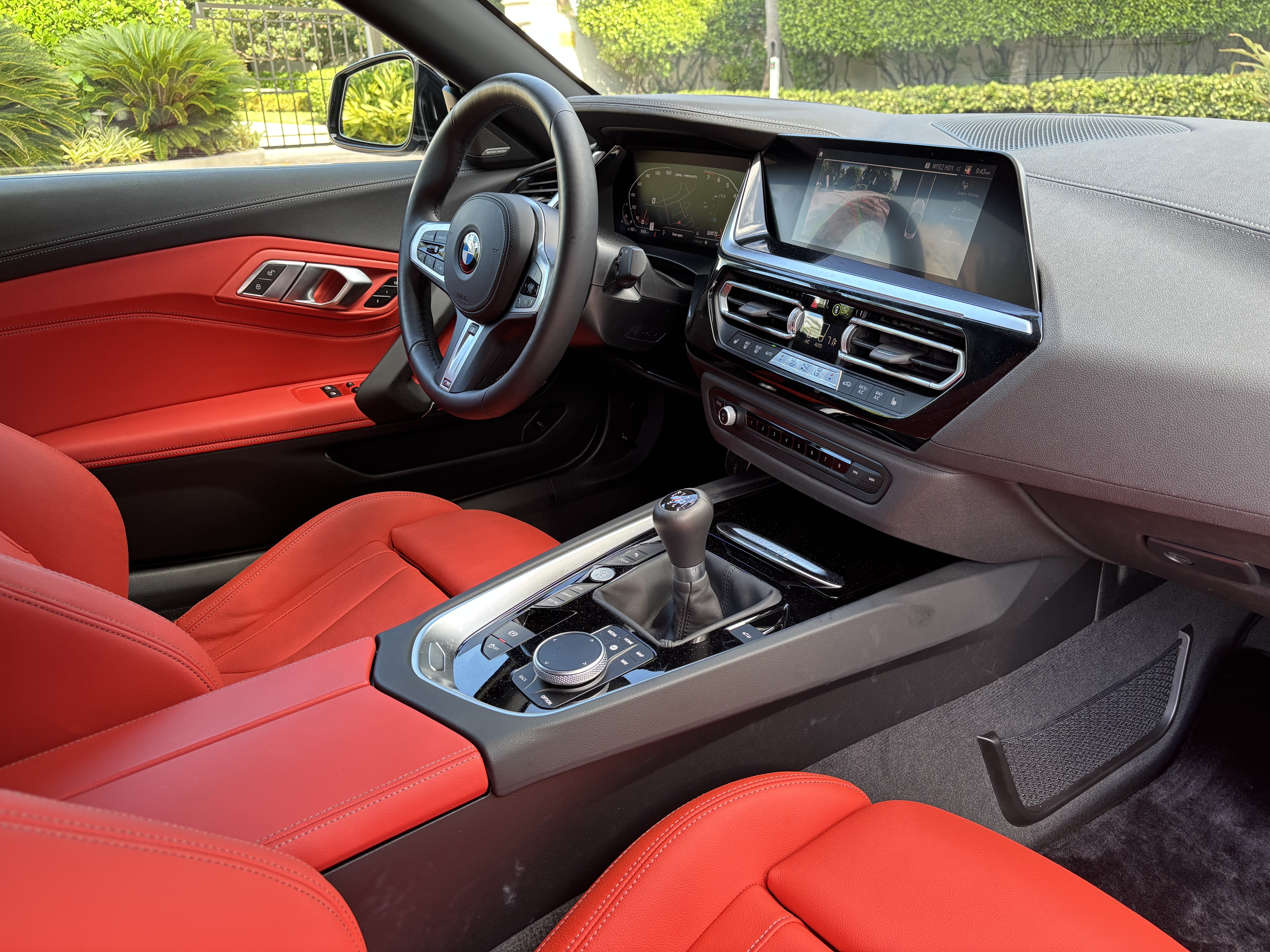 Used 2025 BMW Z4 M40i w/ Edition RWD image 11