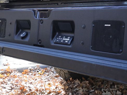 Used 2022 GMC Sierra 1500 AT4X image 23