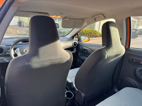 Used 2016 Toyota Prius C One image 13