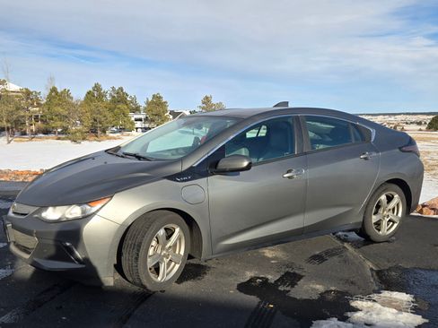 Used 2017 Chevrolet Volt LT w/ Comfort Package image 1