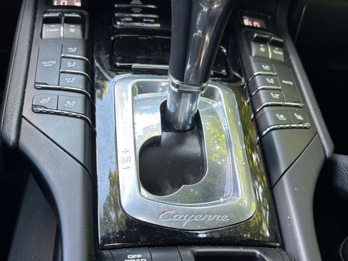 Used 2016 Porsche Cayenne AWD/4WD image 20
