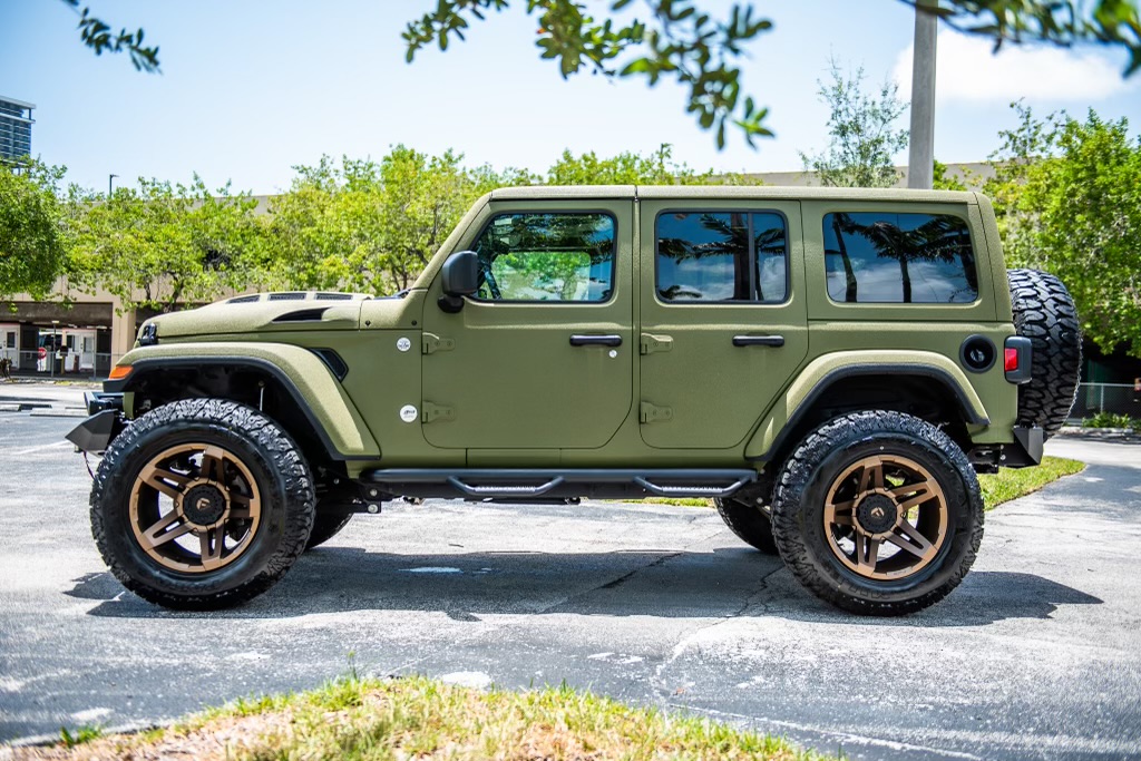 Used 2018 Jeep Wrangler Unlimited Sport S AWD/4WD image 6