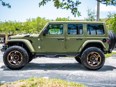 Used 2018 Jeep Wrangler Unlimited Sport S AWD/4WD image 6